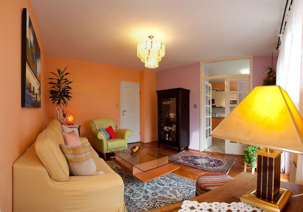 Cro Jet Set Apartments Split Exterior photo