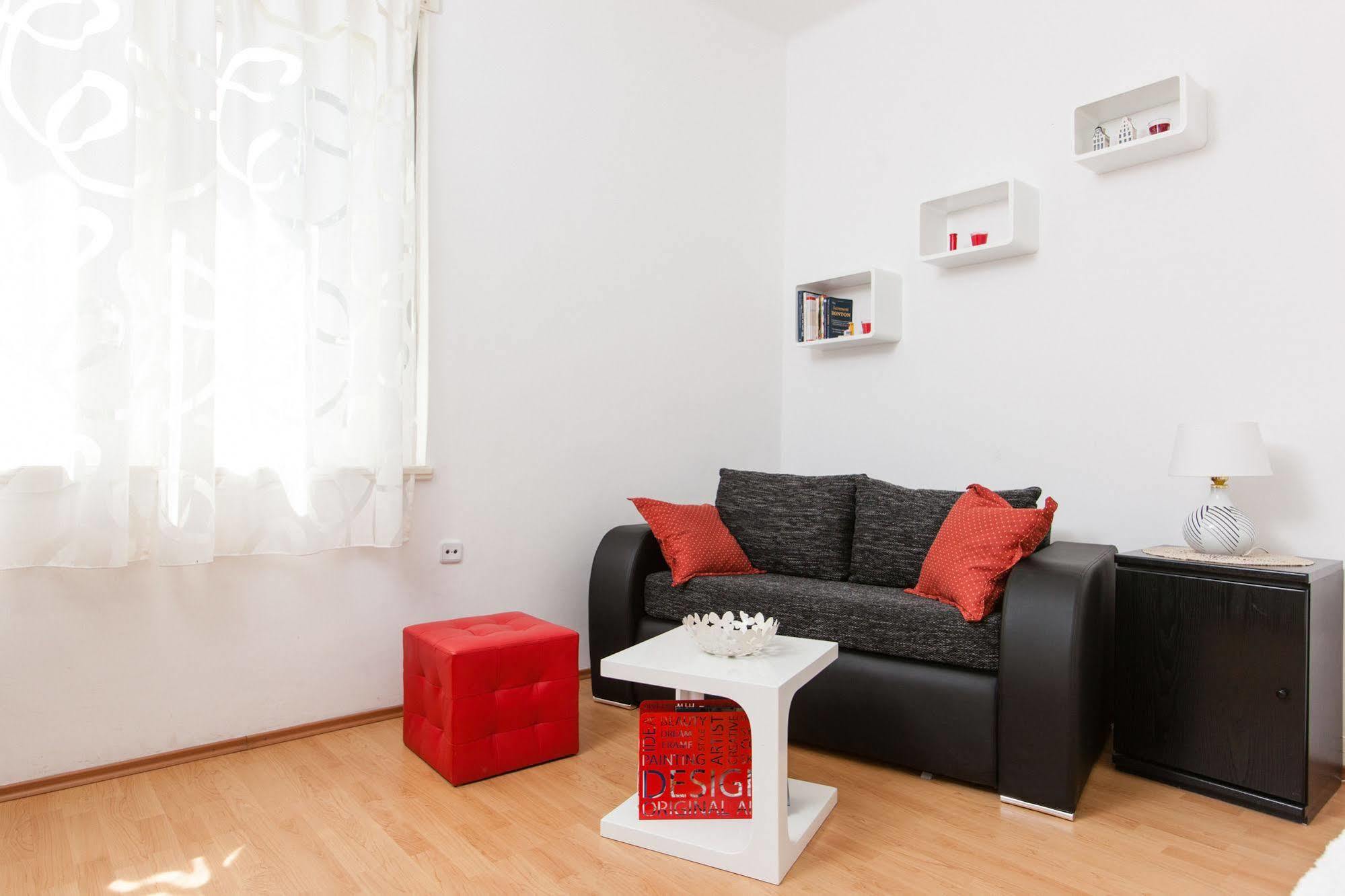 Cro Jet Set Apartments Split Exterior photo
